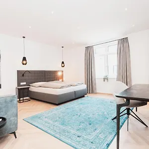 Center-apartment - Im Stadtzentrum In Perfekter Lage & Balkon Apartment Innsbruck